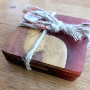 Sous verres en Prunier Suisse résine époxy bordeaux