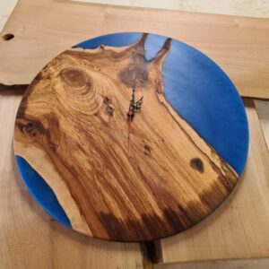 Horloge en Pommier Suisse époxy bleu