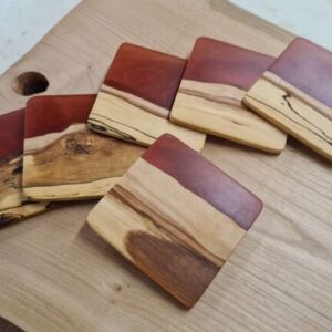 Sous verres en Pommier Suisse résine époxy bordeaux