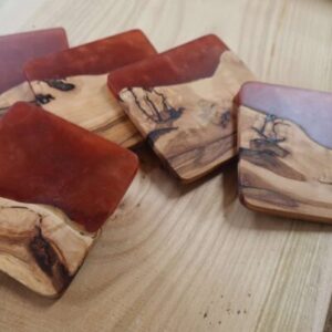 Sous verres en Pommier Suisse résine époxy bordeaux