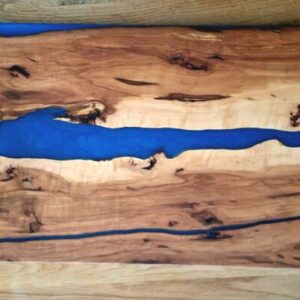 Plateau de service en Pommier Suisse époxy bleu