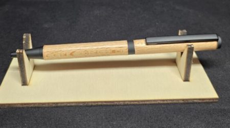 Stylo bille en chêne massif, mécanisme noir mat