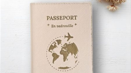 Etui passeport en simili cuir Beige – En vadrouille